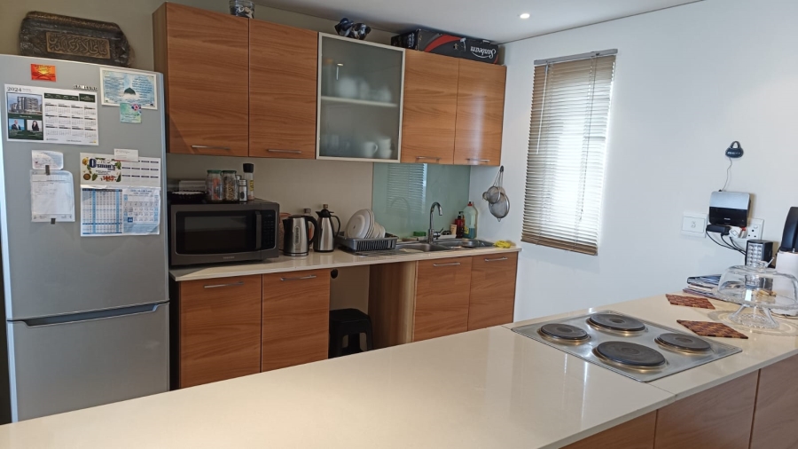 To Let 2 Bedroom Property for Rent in Beachfront Western Cape